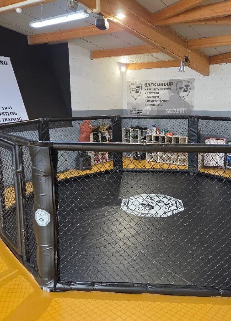 La gabbia da MMA della A.S.D. Südtirol Cage Fighting a Bolzano
